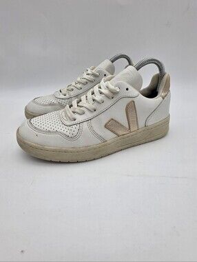 Veja Women's Sz 8 White & Tan Leather Sneakers T2 Low Top Shoes Casual